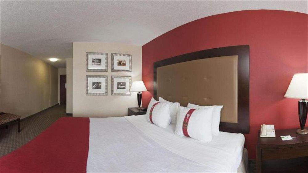 Holiday Inn & Suites Raleigh Cary By Ihg Eksteriør billede