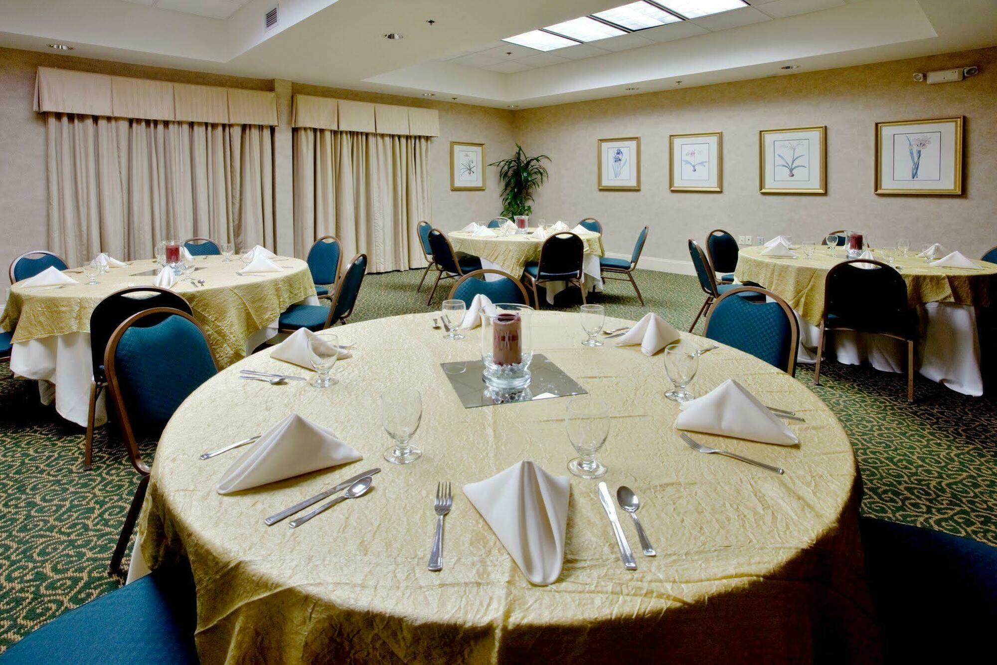 Holiday Inn & Suites Raleigh Cary By Ihg Restaurant billede
