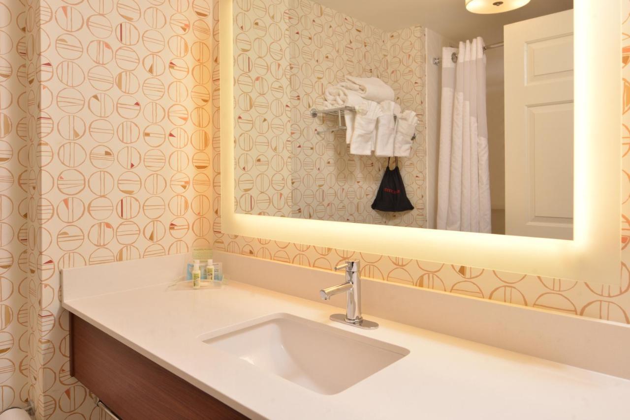 Holiday Inn & Suites Raleigh Cary By Ihg Eksteriør billede